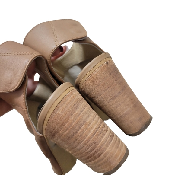 Steve Madden Neutral Leather Peep-toe Pumps - Picture 3 of 6